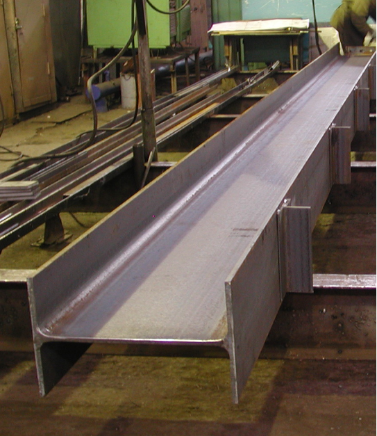 Двотаврова балка є одним з видів   металопрокату   і широко використовується в будівництві
