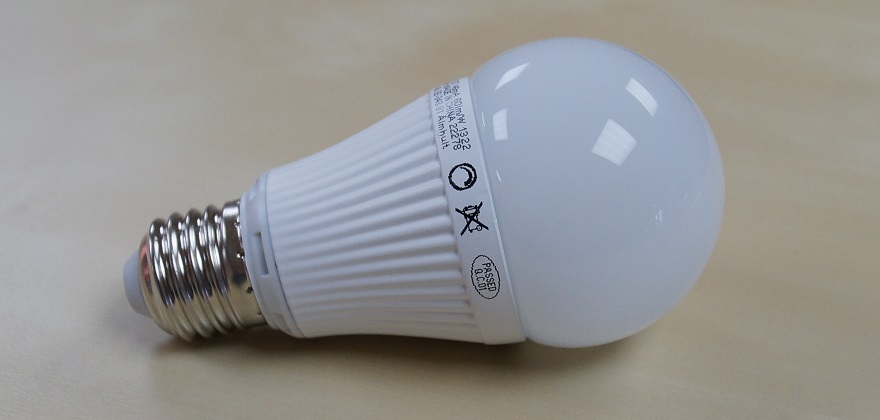 Якщо Ви використовуєте светорегулятор зі звичайними енергозберігаючими лампочками, рекомендуємо якнайшвидше поміняти лампи на спеціальні, тому що  не можна використовувати невідповідні економки