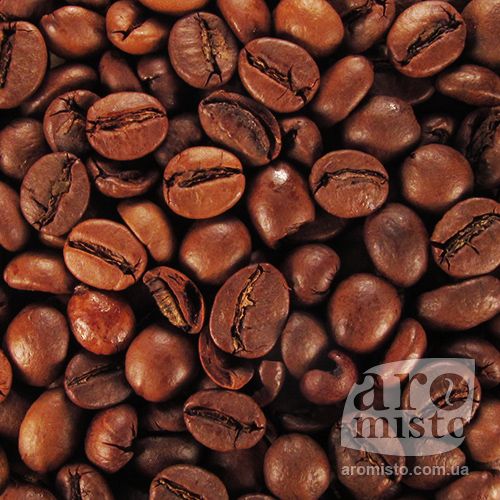 найбільшу кількість кофеїну міститься в чашці свіжоприготованого в   турці   еспресо - близько 200 мг в 200 мл;   такі кавові напої як американо, капучино або латте, містять трохи менше кофеїну в своєму складі - близько 150-180 мг в 250 мл;   в розчинній каві кількість кофеїну вже має зовсім інші показники, вони коливаються від 50 до 100 мг на 250 мл